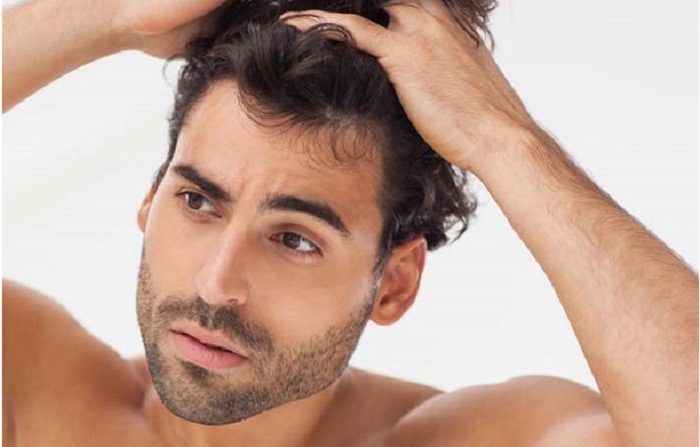 Segreti per capelli sani: 5 cause della calvizie e canizie precoce