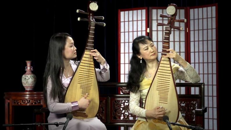 Musica asiatica ...  Traditional-Chinese-Music-Pipa-Duet-Performance-of-Opening-of-Heavens-Gates-795x447