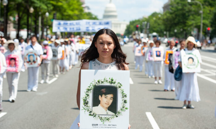 Parata contro la persecuzione del Falun Gong