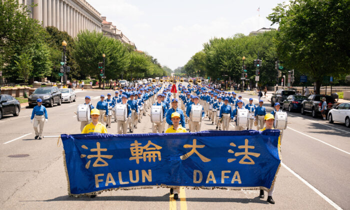 Fotogallery, praticanti del Falun Gong marciano a Washington per la fine della persecuzione