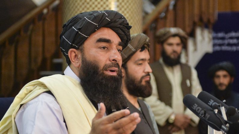 I talebani chiedono agli afgani di consegnare armi e munizioni entro una settimana