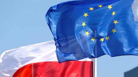 Tusk: nei prossimi dieci anni spenderemo miliardi per il settore dell’energia