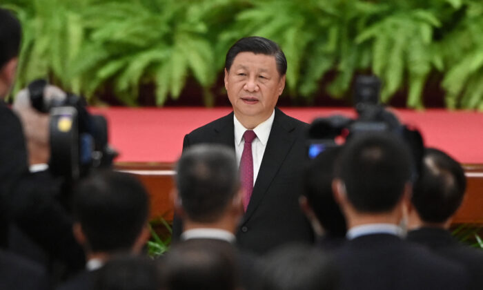 Xi Jinping ha la mascella di vetro. E gli Usa non la stanno colpendo