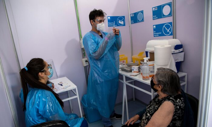 Il Cile inizia a somministrare la quarta dose dei vaccini anti Covid-19