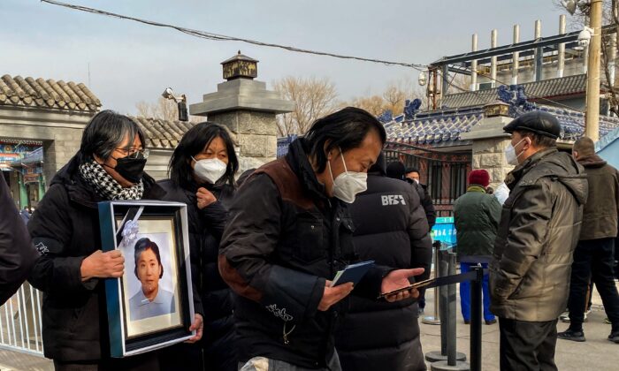 Crematori e ospedali cinesi sopraffatti dall’esplosione di casi Covid
