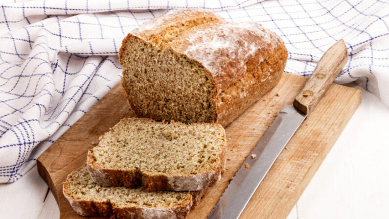 Mangiare pane tostato: quando i danni alla salute superano la comodità