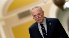 Schumer a Fox News sui filmati del 6 gennaio: fermate Tucker Carlson