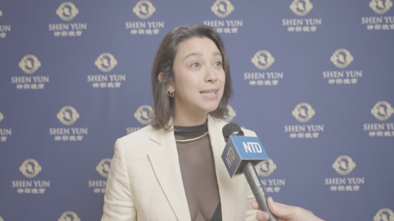 Funzionario europeo incantata da Shen Yun: uno «splendore»