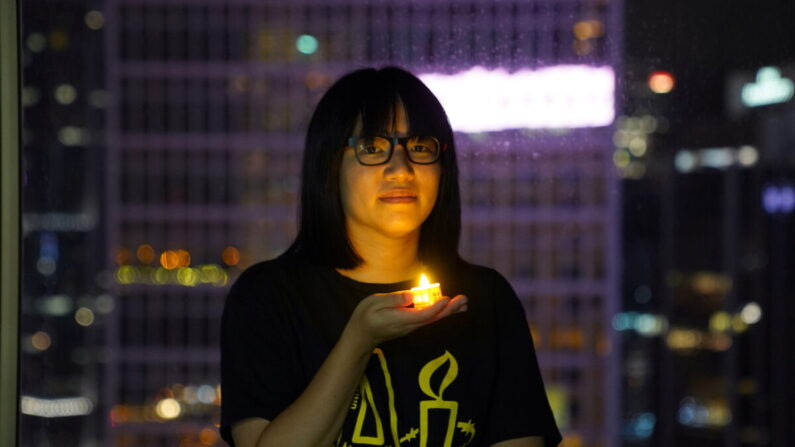 Avvocato pro-democrazia di Hong Kong riceve premio e viene arrestata