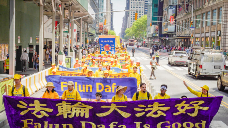New York celebra il Falun Gong e condanna la persecuzione in Cina