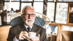 I pazienti ipertesi dovrebbero bere caffè o tè? Un nuovo studio rivela la scelta migliore