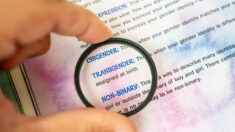 La dolorosa storia di una madre e di sua figlia transgender: i bambini vittime di un'orribile menzogna