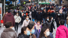 Bambini con sintomi del «polmone bianco» inondano gli ospedali cinesi