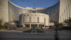 Il peggior deflusso di capitali dalla Cina degli ultimi anni aggrava le sofferenze dello yuan