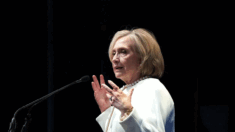 Hillary Clinton: la decisione di Xi di «rimanere in carica a vita» rende le relazioni difficili