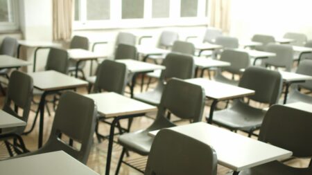 Manzi: sull’educazione sessuo-affettiva nella scuola non basta un dietrofront