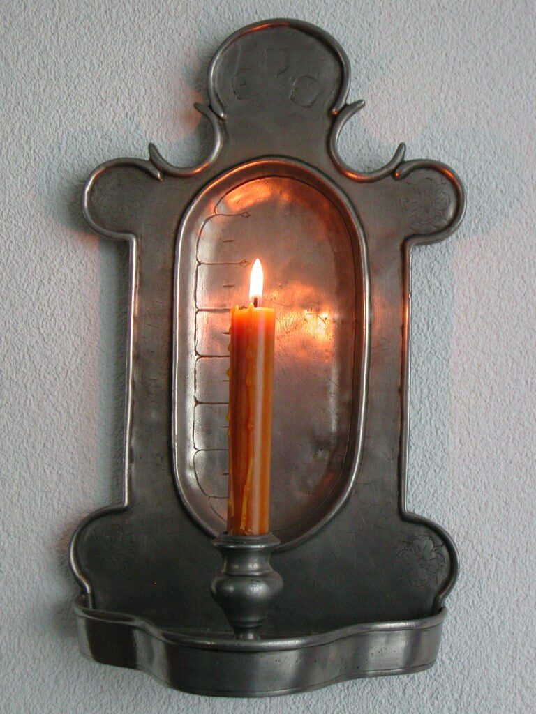 Un esempio di antico orologio a candela in Germania. (Benutzer:Flyout/CC BY-SA 3.0)