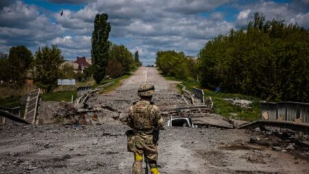 Ucraina in guerra, quello che davvero vogliono gli Stati Uniti e il rischio di un intervento della Francia