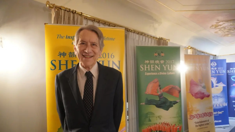 Il senatore Giulio Terzi dopo aver assistito alla prima di Shen Yun a Roma, 1 febbraio 2025 (foto: Mary Man, Epoch Times).