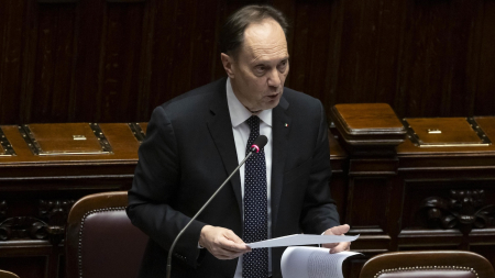 Ciriani: una parte dei giudici vuole sostituirsi ai politici