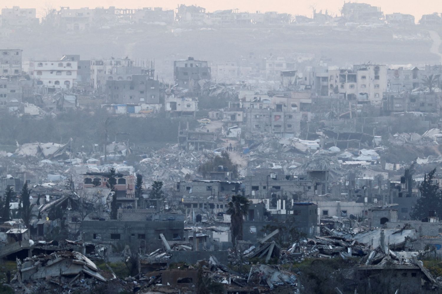 Hamas e Houthi attaccano ancora Israele risponde colpo su colpo