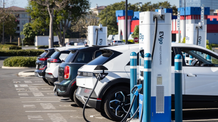 Addio ai veicoli elettrici “obbligatori” in America