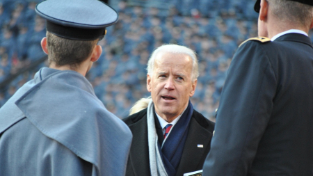 Trump taglia la scorta ai Biden: «Troppi agenti»