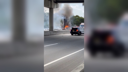 Incendio dopo un’incidente aereo in Florida