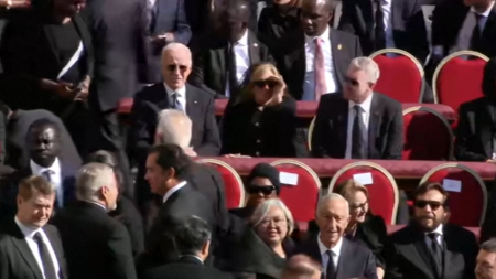 Joe Biden ai funerali di Francesco
