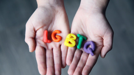 Maggiore pericolo di suicidio per chi si identifica Lgbtq+