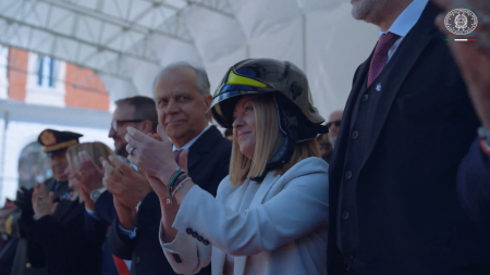 Giorgia Meloni visita l’Amerigo Vespucci