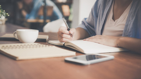 La scrittura a mano attiva il cervello