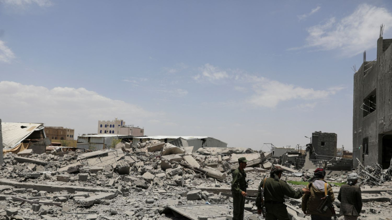 La capitale Sanaa, controllata dagli Houthi, dopo le operazioni militari, Yemen, 27 aprile 2025 (Khaled Abdullah/Reuters)