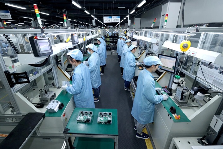 Industria cinese stroncata dai dazi e il Pcc è impotente