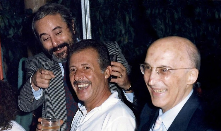 Falcone e Borsellino in una immagine di repertorio del 1986. Foto (cropped): Wikimedia