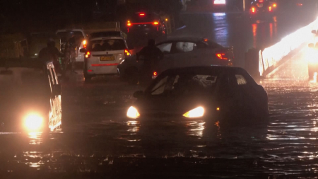 Piogge torrenziali allagano Nuova Delhi