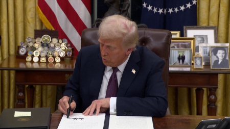 Trump taglia i prezzi dei farmaci per allinearli a quelli internazionali