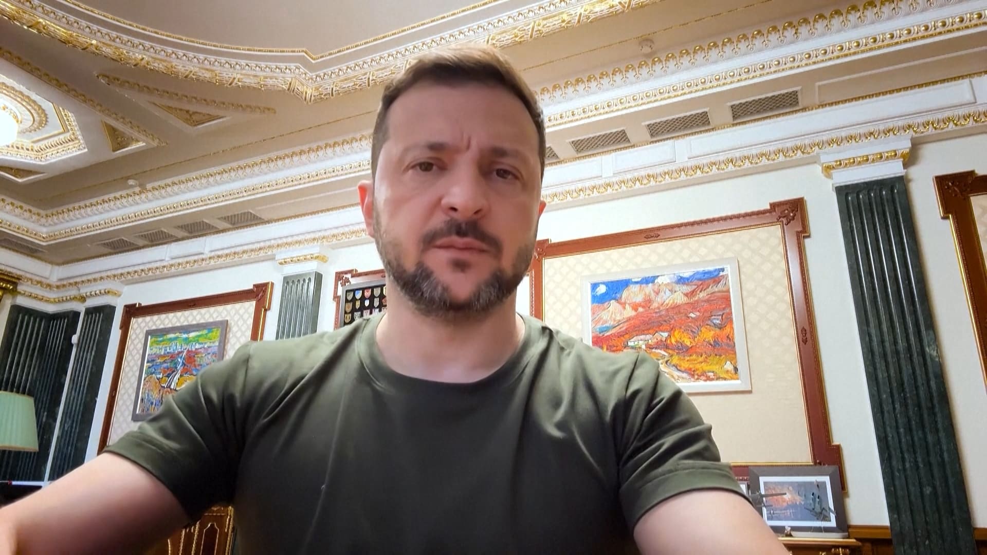 Zelensky: Putin continua gli attacchi e non risponde alla proposta di colloqui diretti