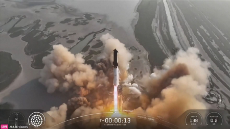 Il razzo Starship di SpaceX perde il controllo