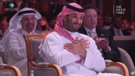 Applauso a Trump quando dichiara la fine delle sanzioni alla Siria