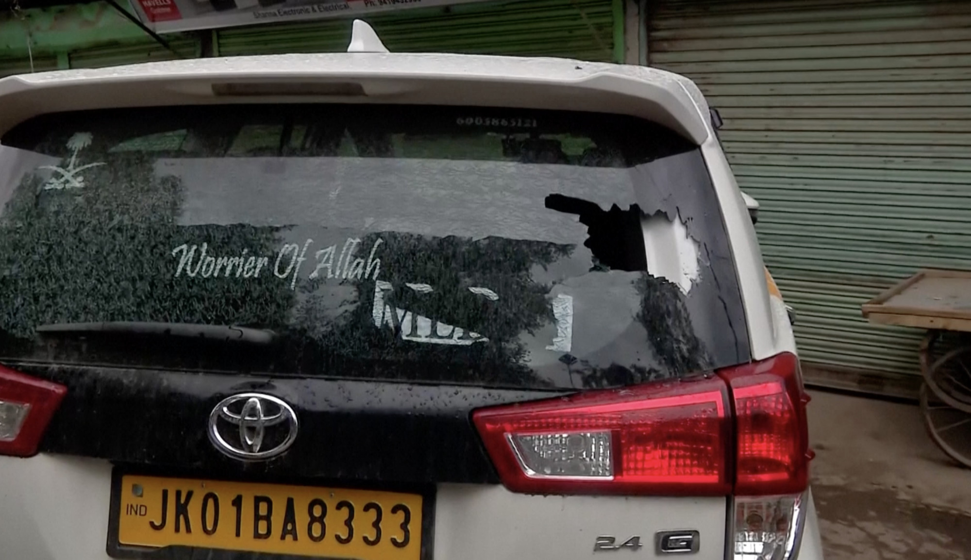 Nel Kashmir indiano si inizia a fare il conto dei danni