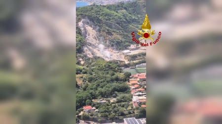 Ricognizione aerea su Pozzuoli dopo il terremoto