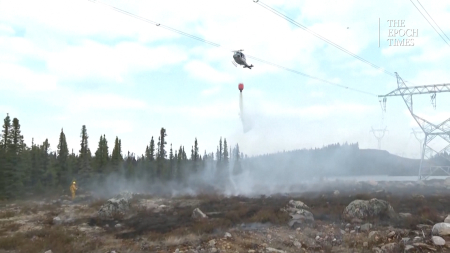 Vigili del fuoco spengono gli incendi in Canada