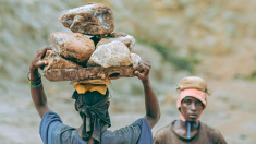 Il ricco (di minerali) Zimbabwe sceglie l’America
