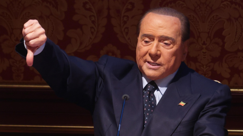 Silvio Berlusconi  in una foto di archivio
(ANSA/MATTEO BAZZI).