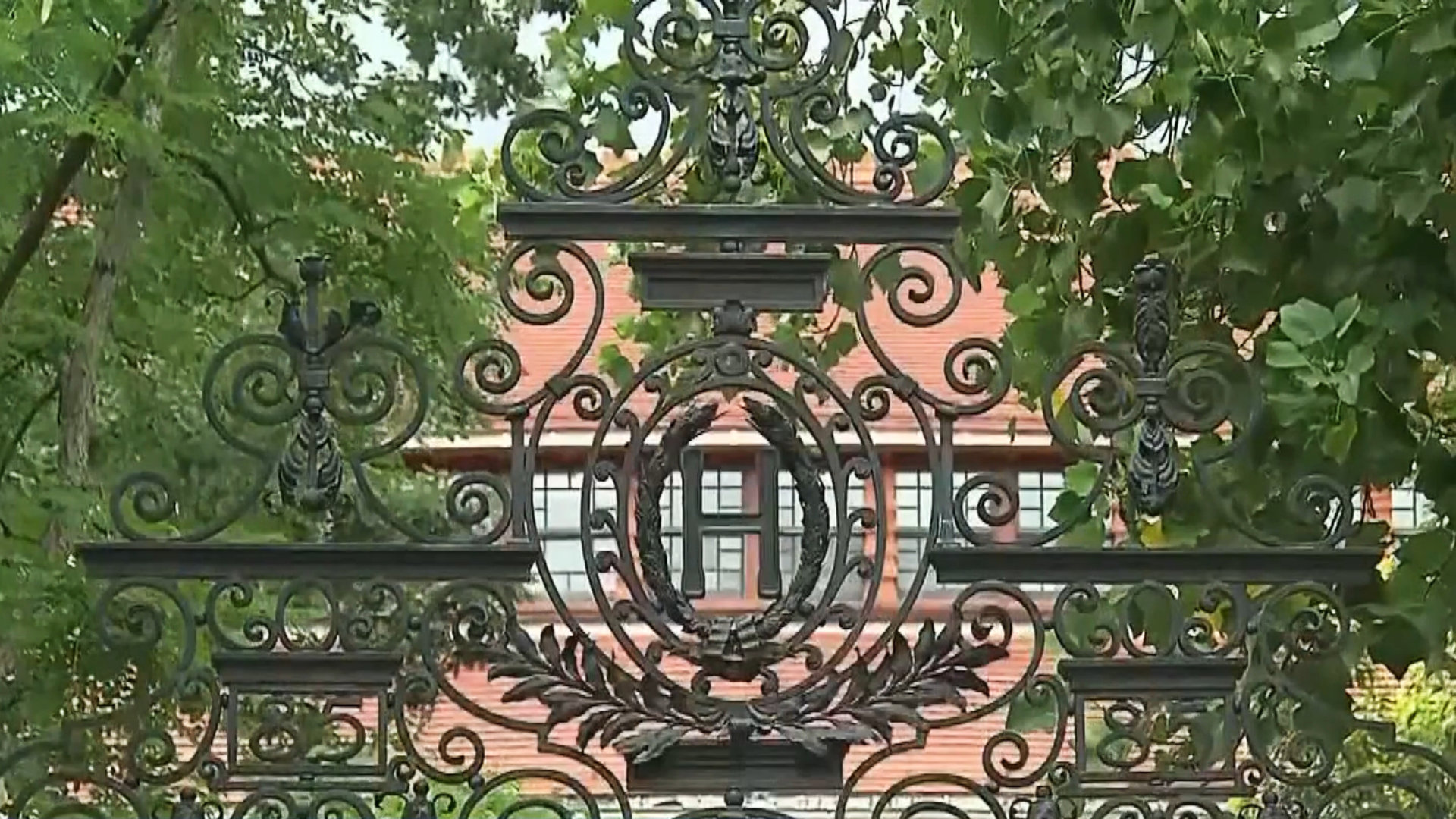 La Casa Bianca denuncia i rapporti tra Harvard e il regime cinese