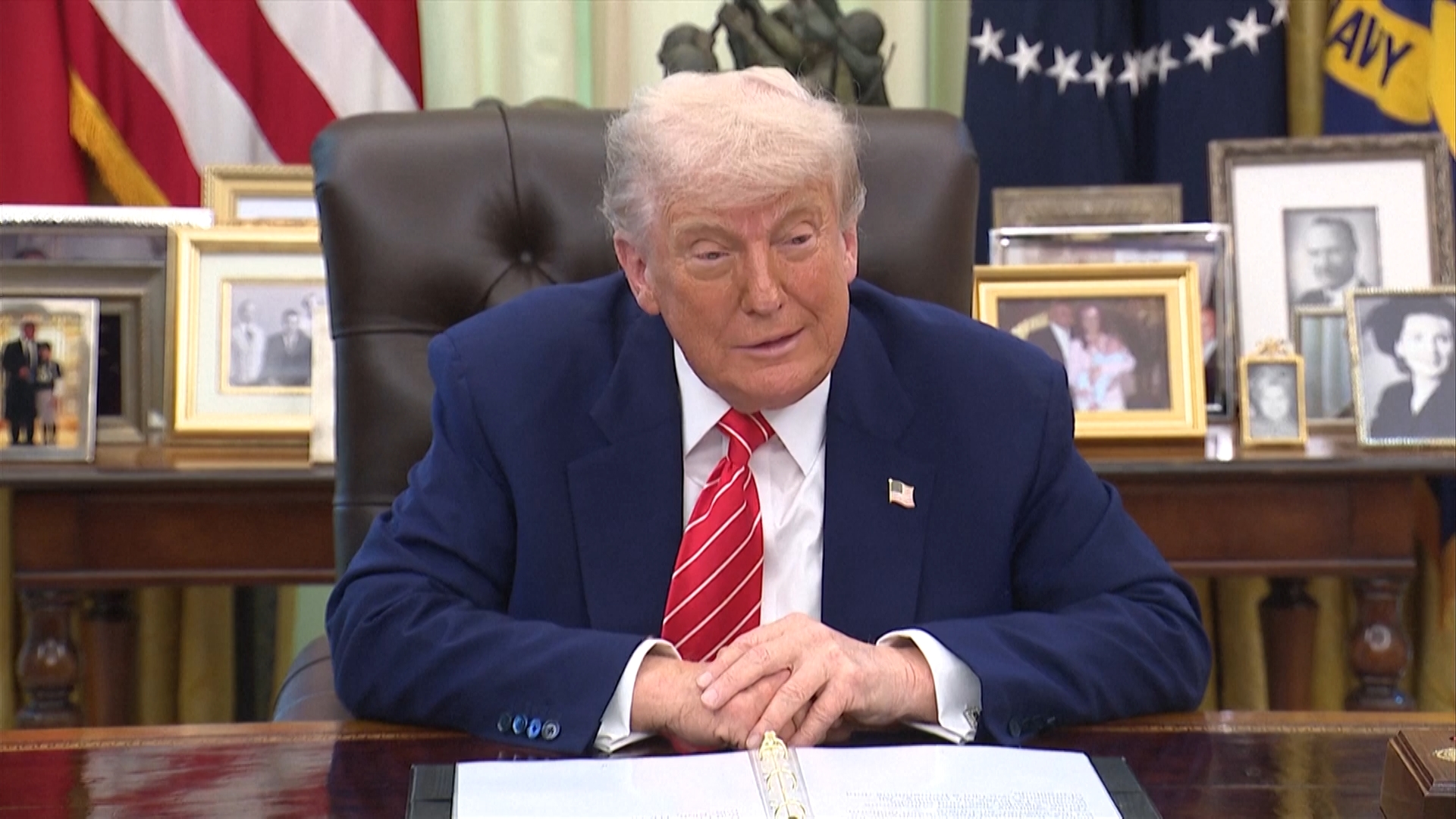 Trump a Macron: tieni chiusa la porta