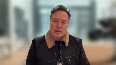 Elon Musk ribadisce il suo ruolo di Ad di Tesla