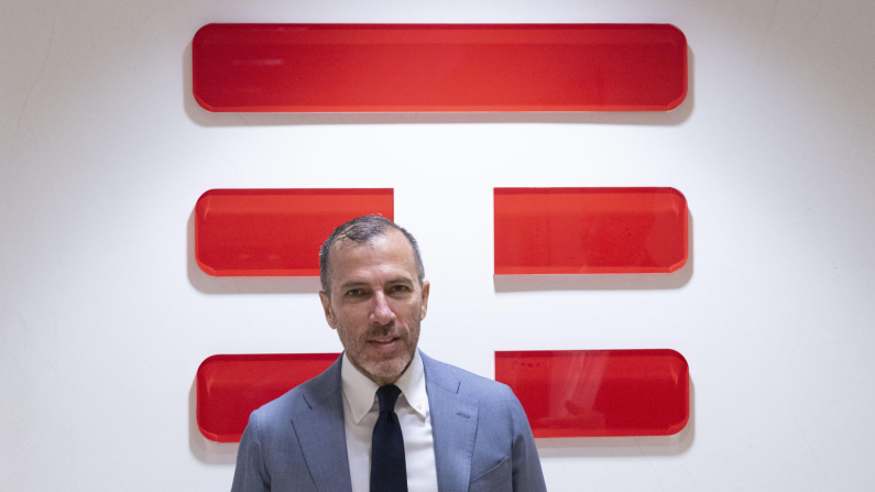 L'amministratore delegato di Tim, Pietro Labriola, al termine della conference call odierna con i giornalisti, Roma, 5 maggio 2022. ANSA/MAURIZIO BRAMBATTI