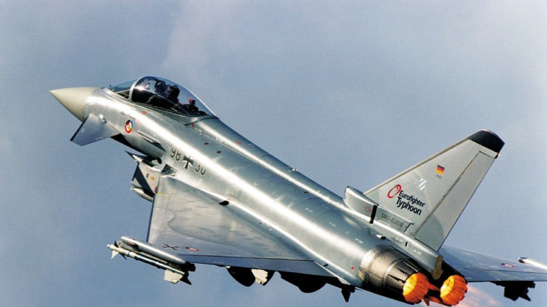 Eurofighter Typhoon dell'Aeronautica tedesca in volo (foto di archivio A3500 Fotoreport EADS - ANSA - KRZ)